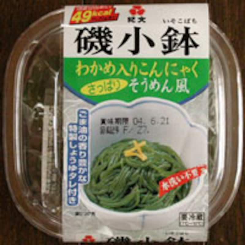 磯小鉢・わかめ入りこんにゃくそうめん風
