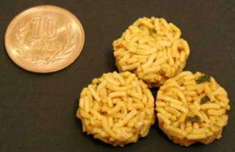 ベビースター　冬のラーメン丸　チゲなべ味