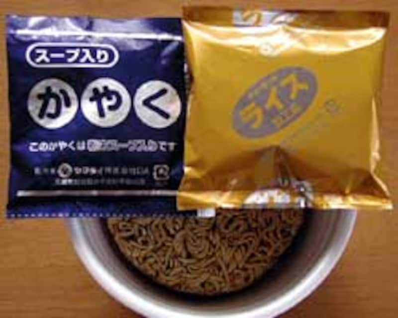 ニュータッチ・ラーメンライスの内容物