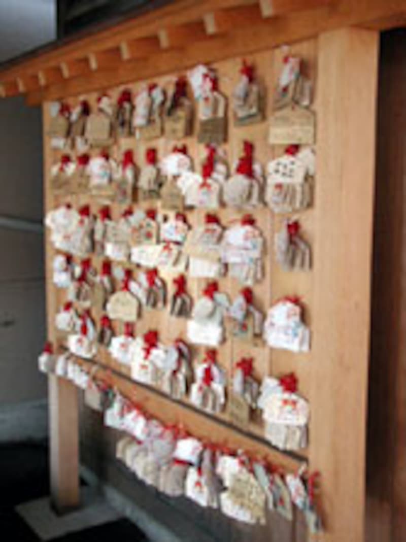 ばかうけ稲荷に奉納されている絵馬