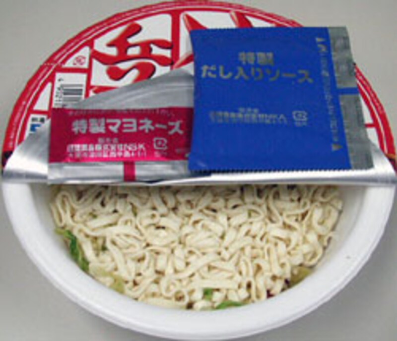 どん兵衛 だし焼きうどん 旨みソース仕立て