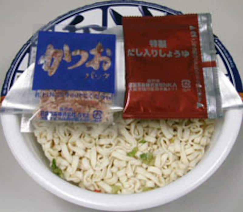 どん兵衛 だし焼きうどん かつお醤油仕立て