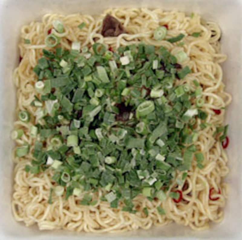 ペヤング牛たん塩やきそばのでき上がり