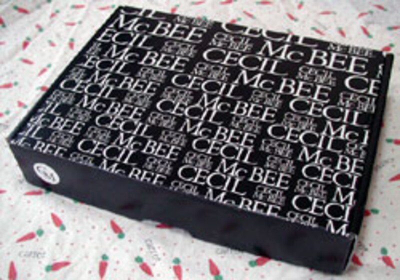 江崎グリコ　セシルマクビーチョコレート外箱