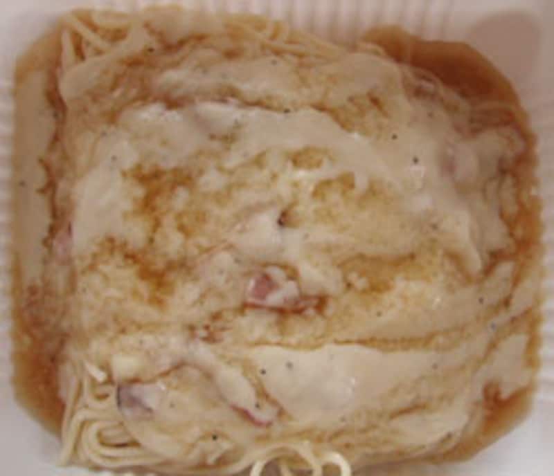 日清食品　Spa王レンジタイプ　カルボナーラ　調理前