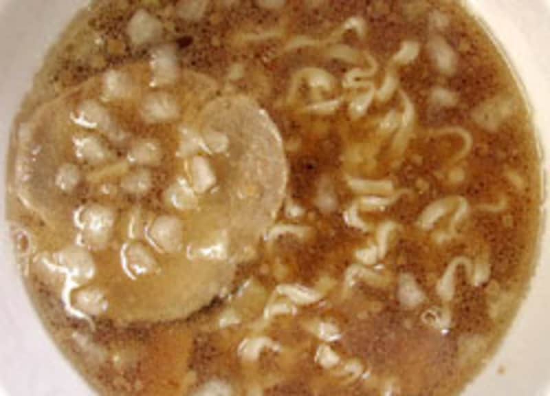 日清食品 新潟ラーメン 燕三条しょうゆのでき上がり