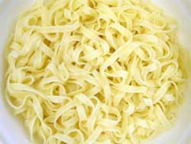 サンヨー食品 デュラムおばさんのカップパスタ カルボナーラ・フェットチーネを湯で戻した状態