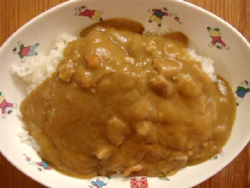 万代シテイ バスセンターのカレー 盛り付け例