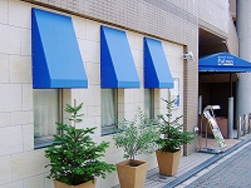 マンションの１階ですが、繁華街からは少しだけ離れ、落ち着いたお店です。