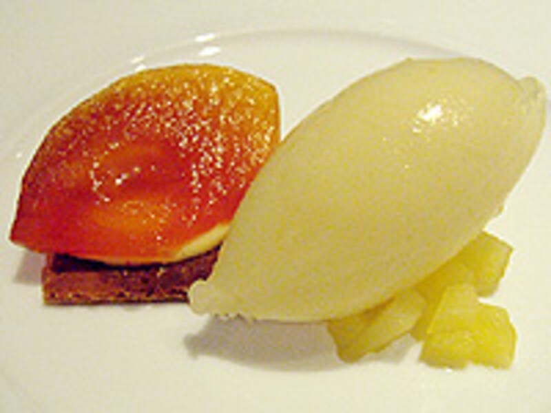 リーズナブルなコースでもデザートをしっかりいただけるのが嬉しいですね。