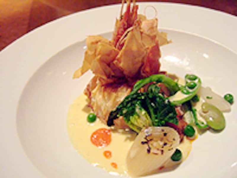 こちらはプレゼント袋をイメージした、パートフィロ包み。