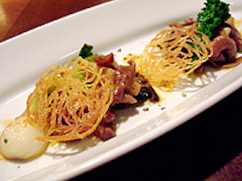 いわばフレンチ・チンジャオロース。イベリコ豚の特性をしっかり生かしてます！