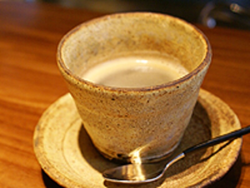コーヒーも陶器でいただくと、またひと味ちがった和味わいに