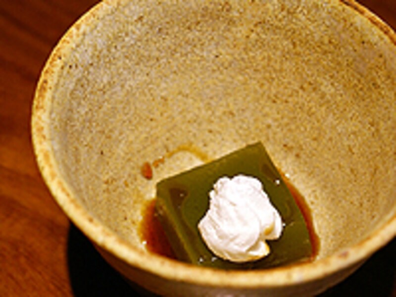 煎茶のゼリーで、最後まで和を感じながら。