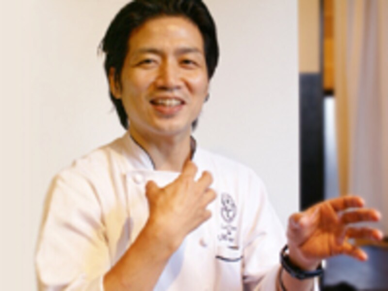 「料理はおいしいだけでは駄目」と語る黒岩オーナーシェフ