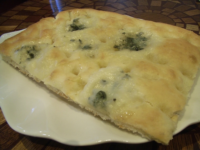 フォカッチャ・ゴルゴンゾーラ　エ　ミエル