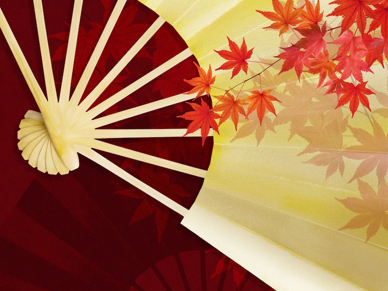 鬼女・紅葉が舞う「紅葉狩」は、立ち回りも多くダイナミック! 能の初心者でも楽しめる演目として人気があります。秋に上演されることが多いので、能に親しむきっかけにどうぞ