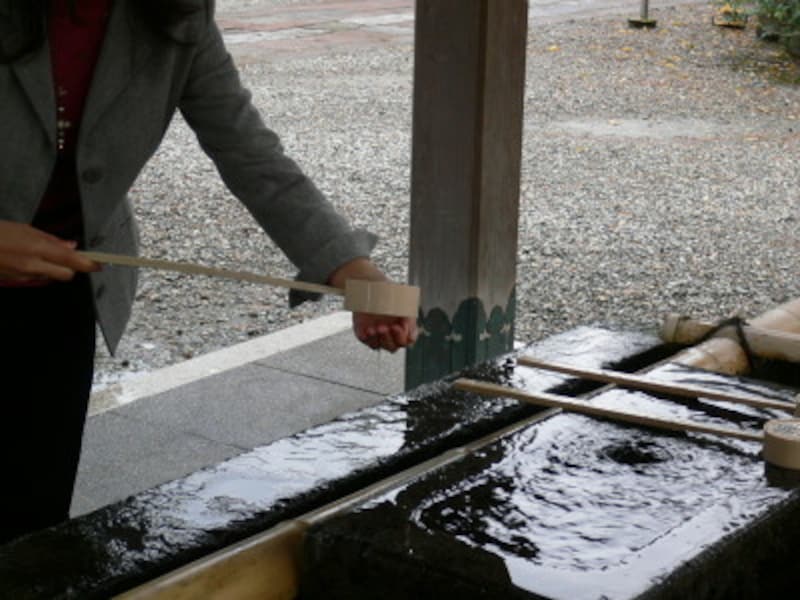 神社の正しい参拝方法は 手洗い 手水のやり方 二拝二拍手一拝 二
