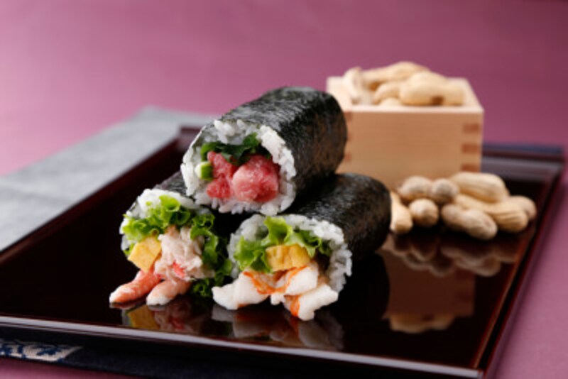 2 2 節分の豆まき仕方 やり方 ルールや作法 大豆の理由 年の数とは 暮らしの歳時記 All About 2 2 節分の豆まき仕方 やり方 ルールや作法 大豆の理由 年の数とは 暮らしの歳時記 All About