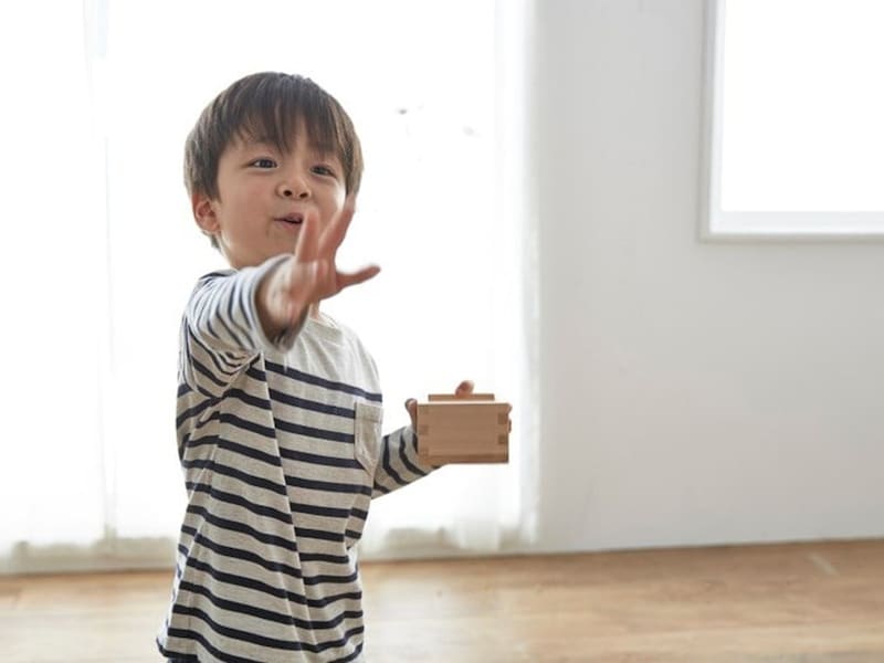 節分豆まきの正しい仕方・やり方とは？ 住宅事情もあって豆まきが出来る家庭も減少ぎみ。豆まきが出来ることも幸せなのかもしれません