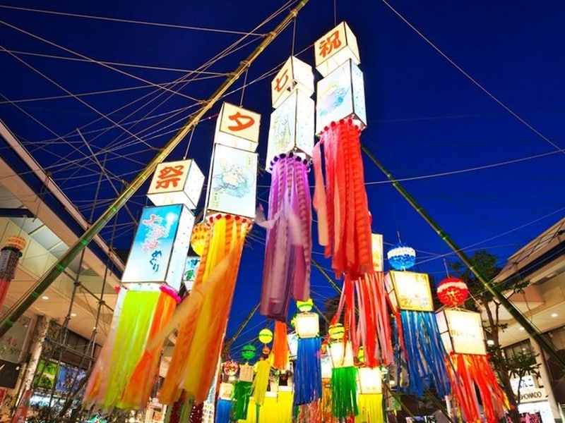 七夕は、中国の七夕伝説の他、様々な話や風習が結びつき、現在のような七夕行事になりました