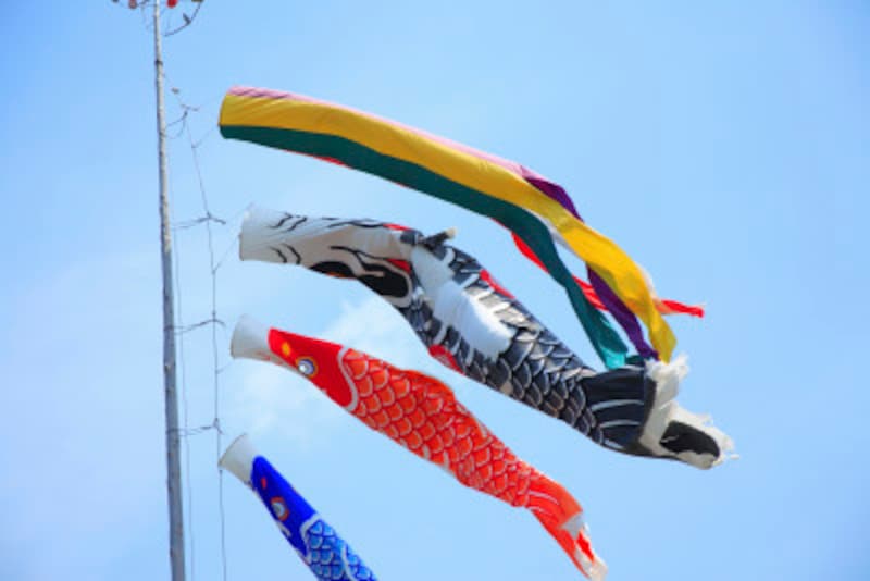 鯉のぼりの吹き流しも、本来は五色です
