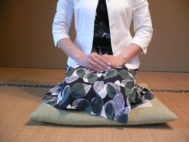 正座でしびれない方法は？