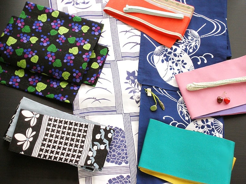 ＜衣装協力＞アトリエあやはた／笑うキモノ生活［玉のり］