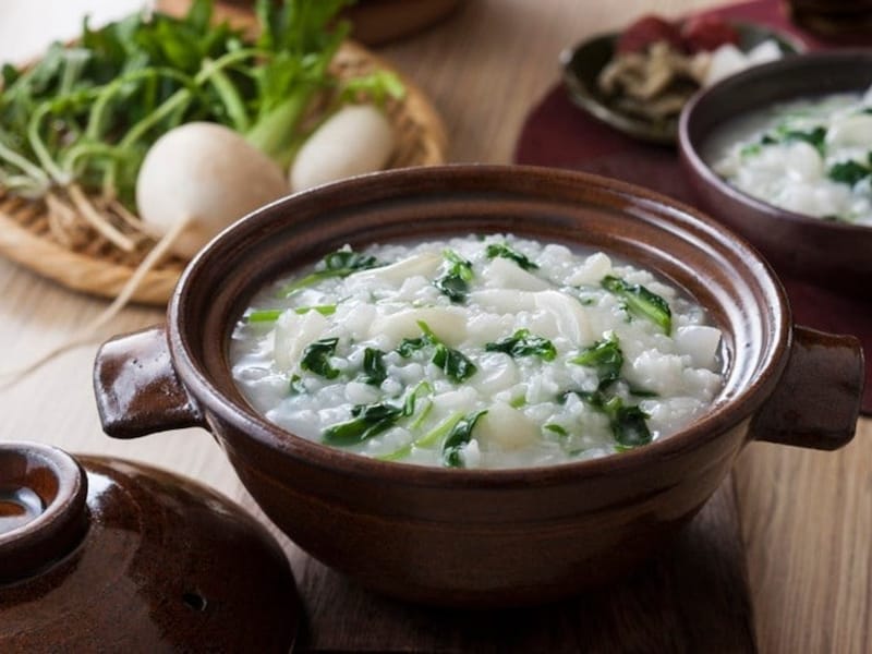 七草粥は人日の節句の行事食。おいしく食べて無病息災!