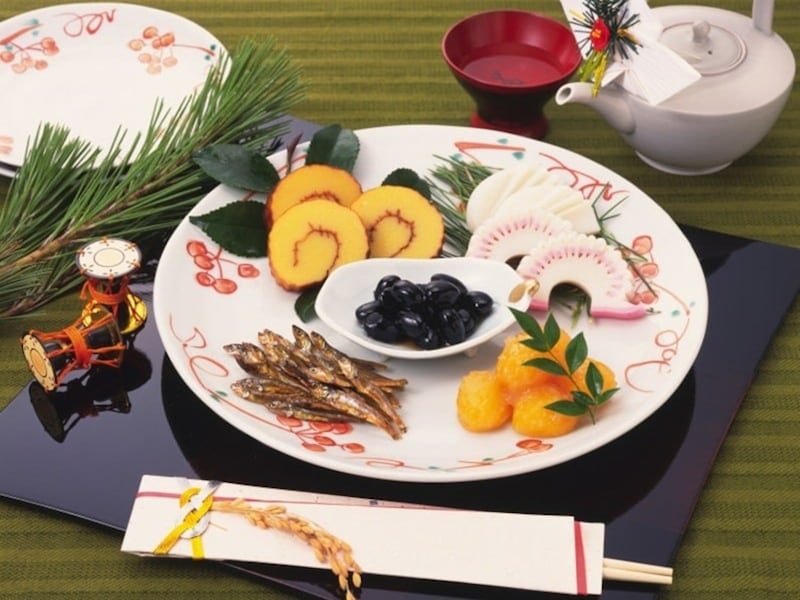 御節料理はさまざまな節供料理のことでしたが、重要な正月料理を指すようになりました