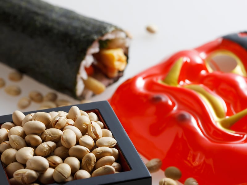 節分に豆まきをしたり、恵方巻を食べたりするのはなぜ？