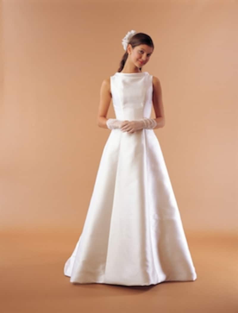 ウェディングドレスundefinedボートネック