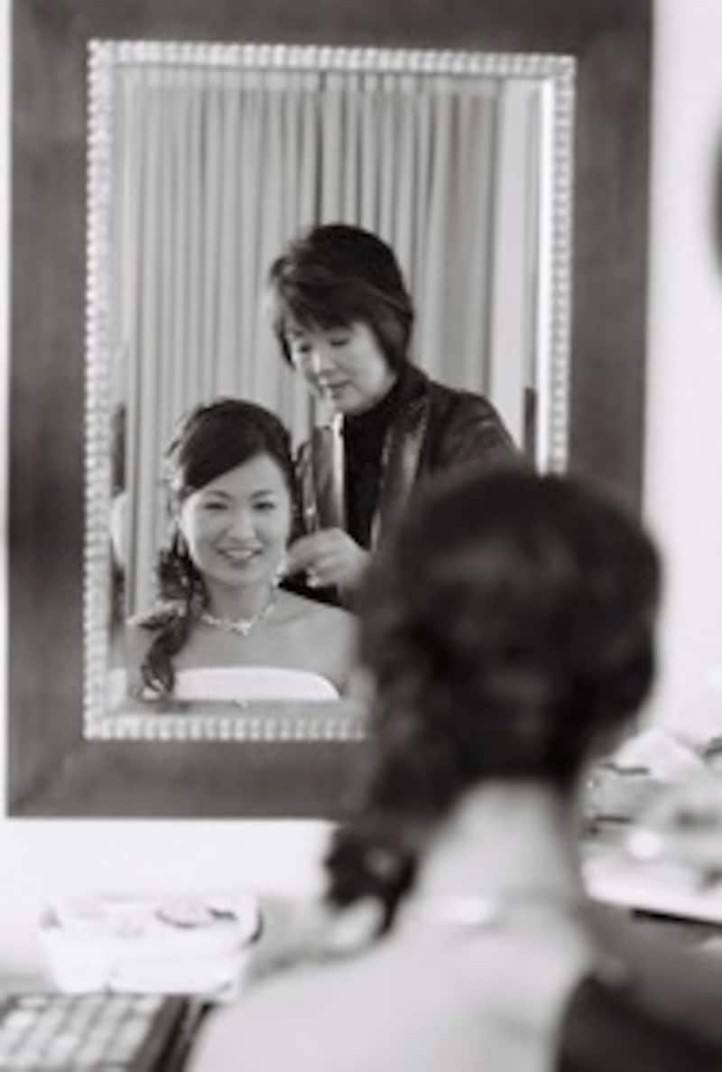 //pro-aa.s3.amazonaws.com/aa/gm/article/2/2/1/2/4/1/hairmake.jpg