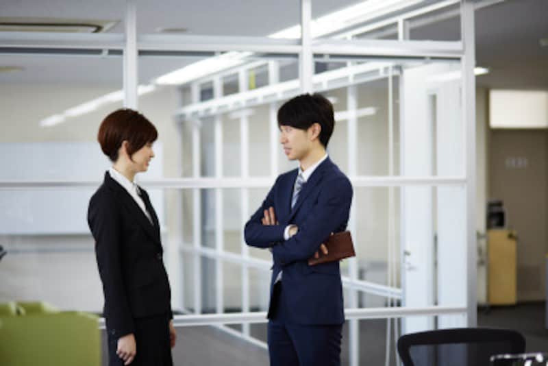 社内恋愛はいつ報告すべき?
