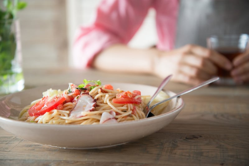 「ごちそうさま」の感謝くらいして欲しいなぁ。料理するのだって大変なんだから。