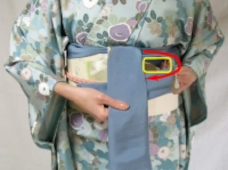 折目がくずれないように