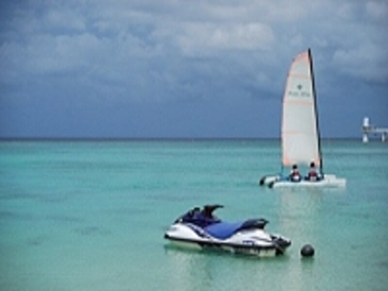 冬でも温暖な沖縄はウィンドサーフィンにピッタリ