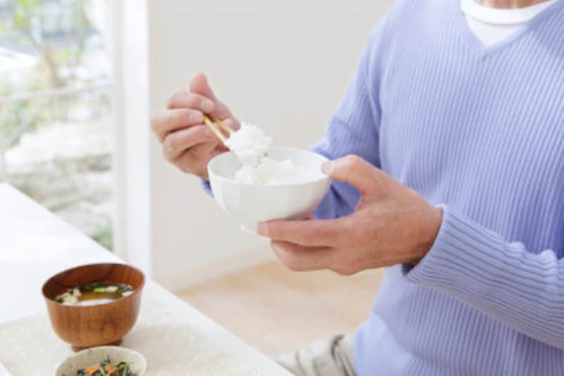 食べ方で男性の性格がわかる 食事中の癖で見るセックスの傾向と相性 恋愛 All About 食べ方で男性の性格がわかる 食事中の癖で見るセックスの傾向と相性 恋愛 All About