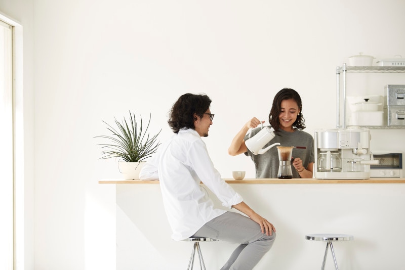 甲斐甲斐しく世話を焼いてくれる女性が好きな男性には、物を溜め込む女性が好相性?!