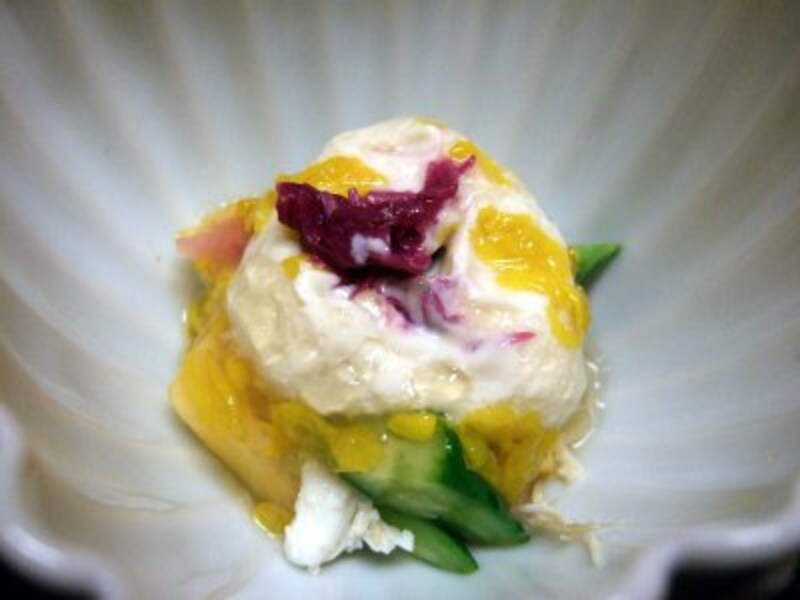 ワタリガニと柿膾(かきなます)の白酢和え