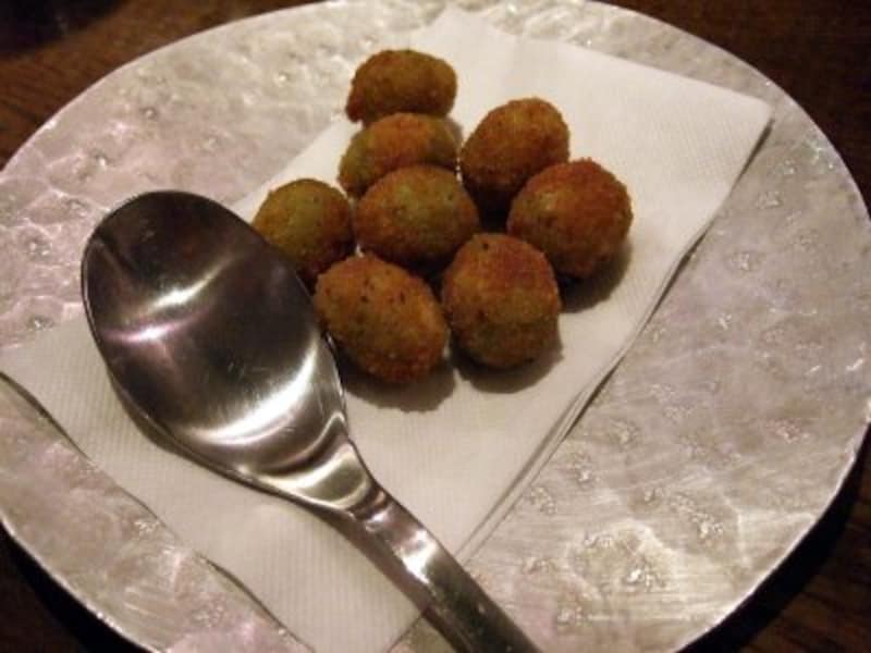 お肉を詰めたオリーブフリット。