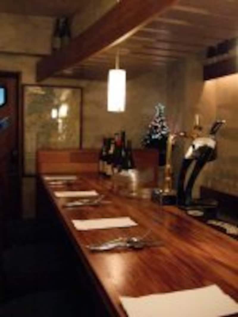 1階カウンター席。