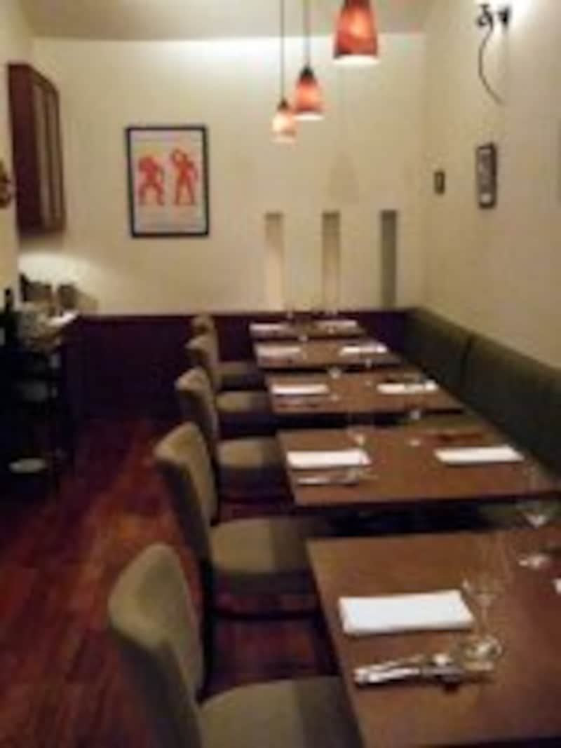 2階はテーブル席