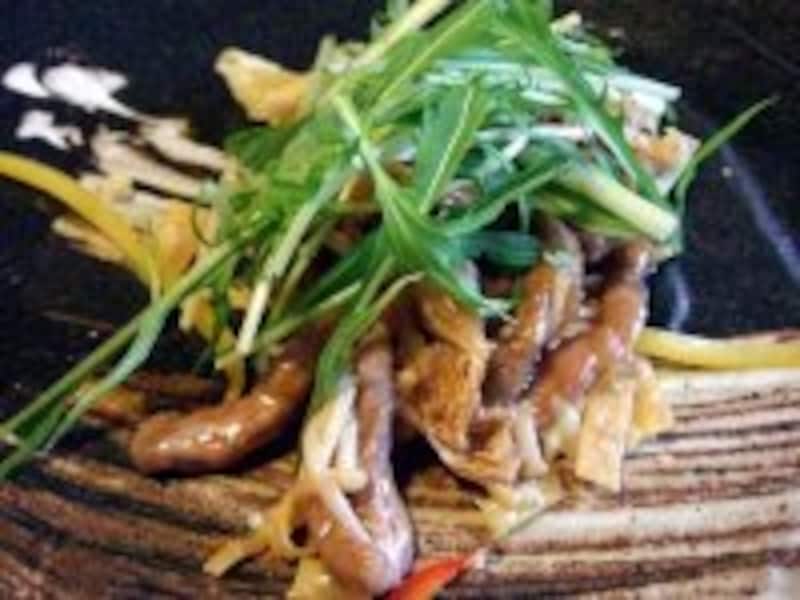 牛肉と京湯葉の細切り炒め 水菜添え。