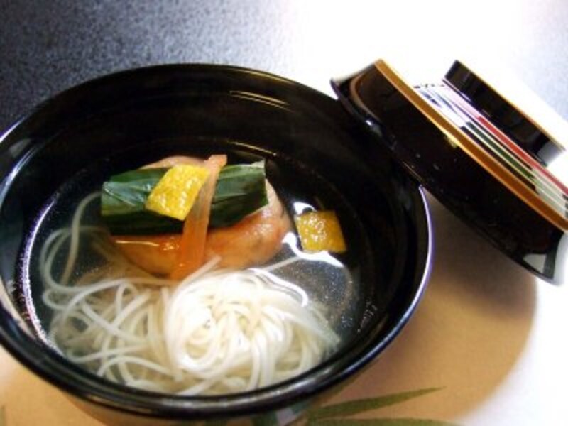 海老入り飛竜頭と煮麺の椀物。