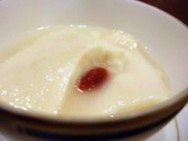 杏仁豆腐。