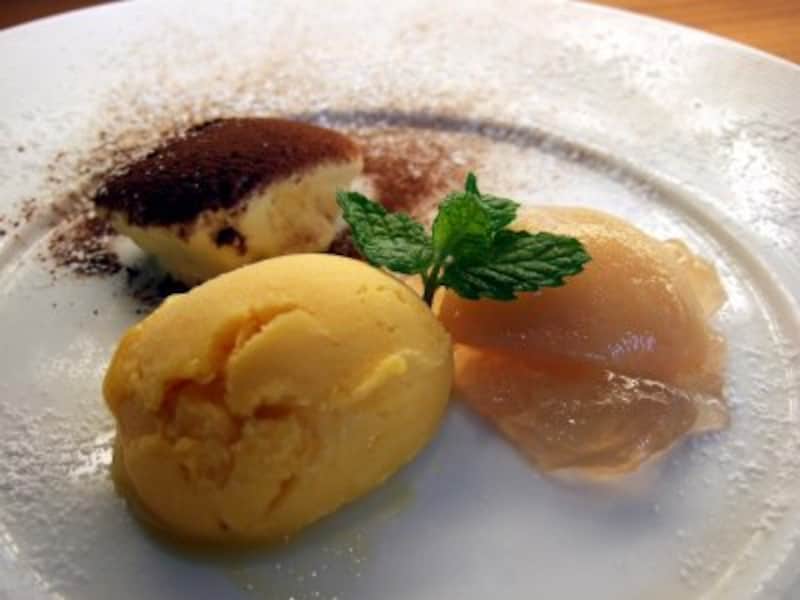 デザート盛り合わせ。