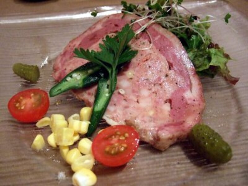 窒息鴨を使った特製テリーヌ。