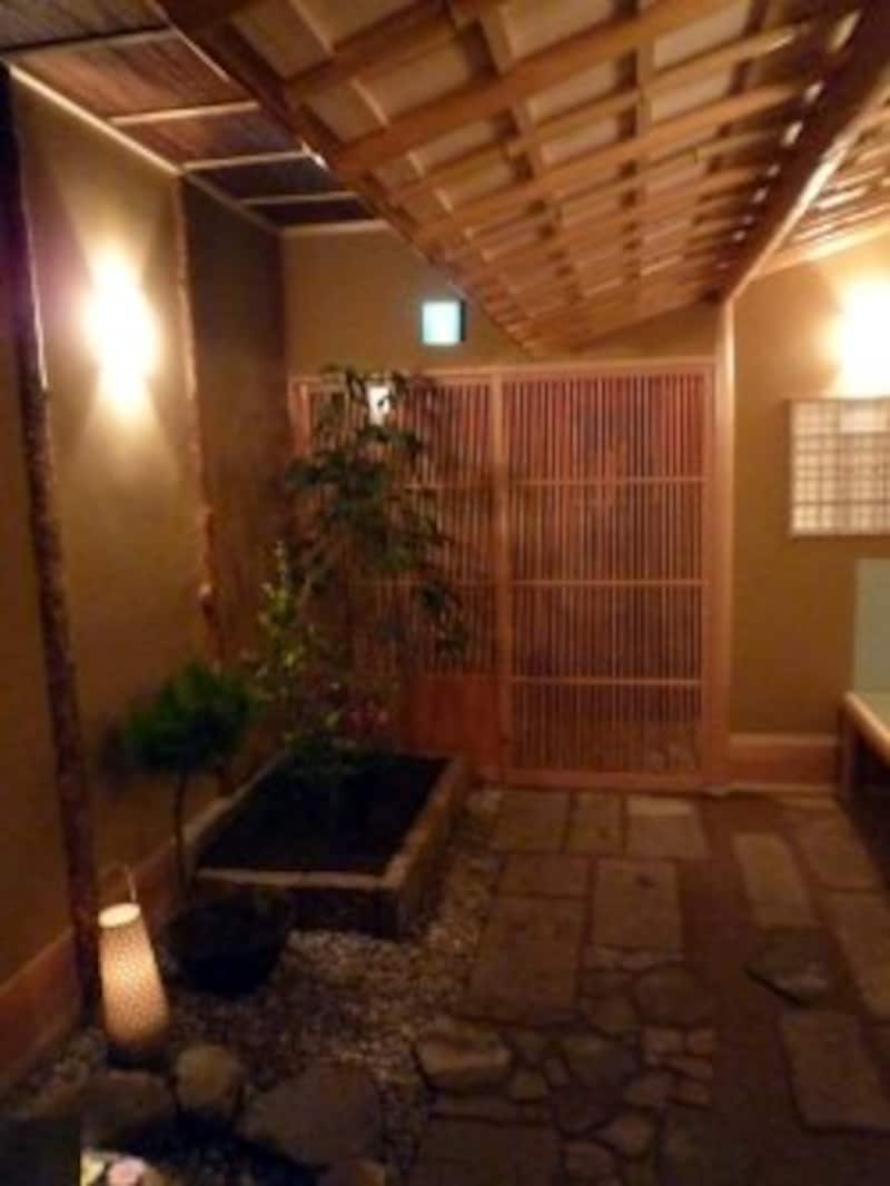 入口の待合い。