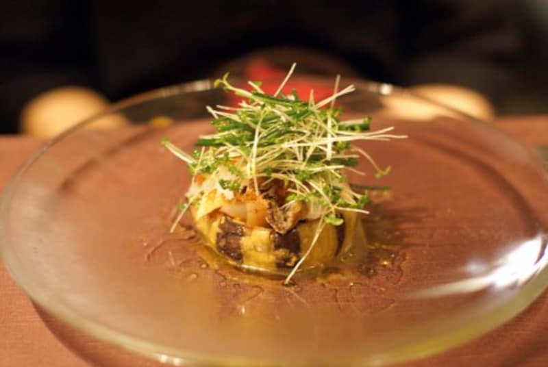 冷製の活鮑と帆立、賀茂茄子の含め煮。